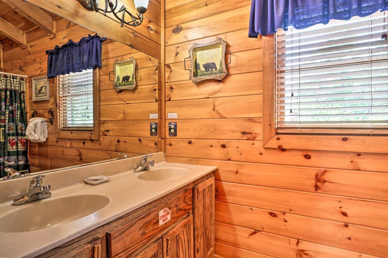 Pigeon Forge Getaway With Covered Patio And Hot Tub! Exterior photo