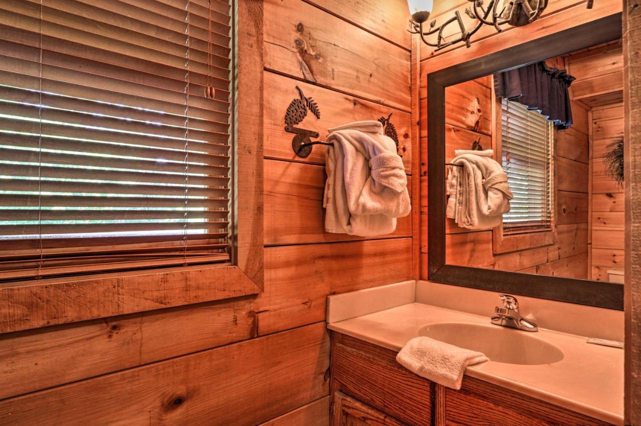 Pigeon Forge Getaway With Covered Patio And Hot Tub! Exterior photo